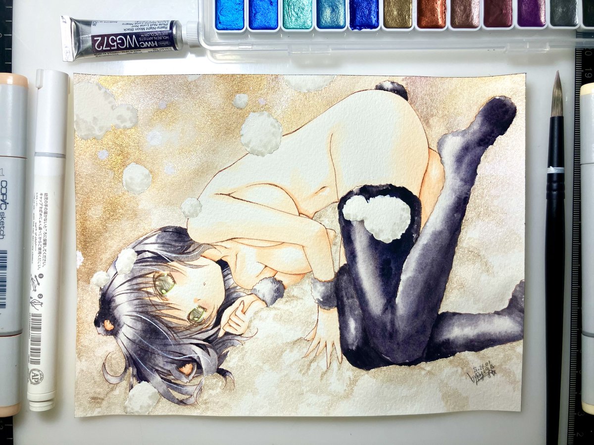 コピック＋分離色の水彩です🧸 寝てるふわふわのところは金色に