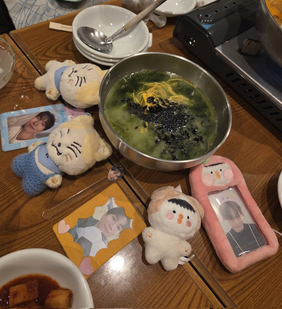 imanim_37's tweet photo. chitoさんまおちゃんとメセンイを食す会😋🍴こんな美味しい食べ物があるとは知らなかった！！次は韓国でも食べなくちゃ😌
びとびの話もたくさんでてきて楽しいひとときでした🥰はやく何かしらの現場がほしい…っ！ https://t.co/7HviN0IcGJ