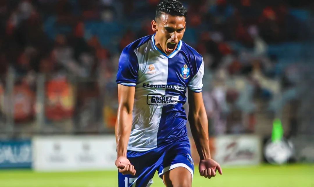 Doblete en la Copa de Chile 🇨🇱

🔹 El guayanés Brayan Hurtado anotó los dos goles en la victoria de su equipo, Antofagasta 
2️⃣-1️⃣ ante Cobreloa.

🔹 Hurtado tenía una sequía de partidos sin anotar. No lo hacía desde el 27-03-2025.