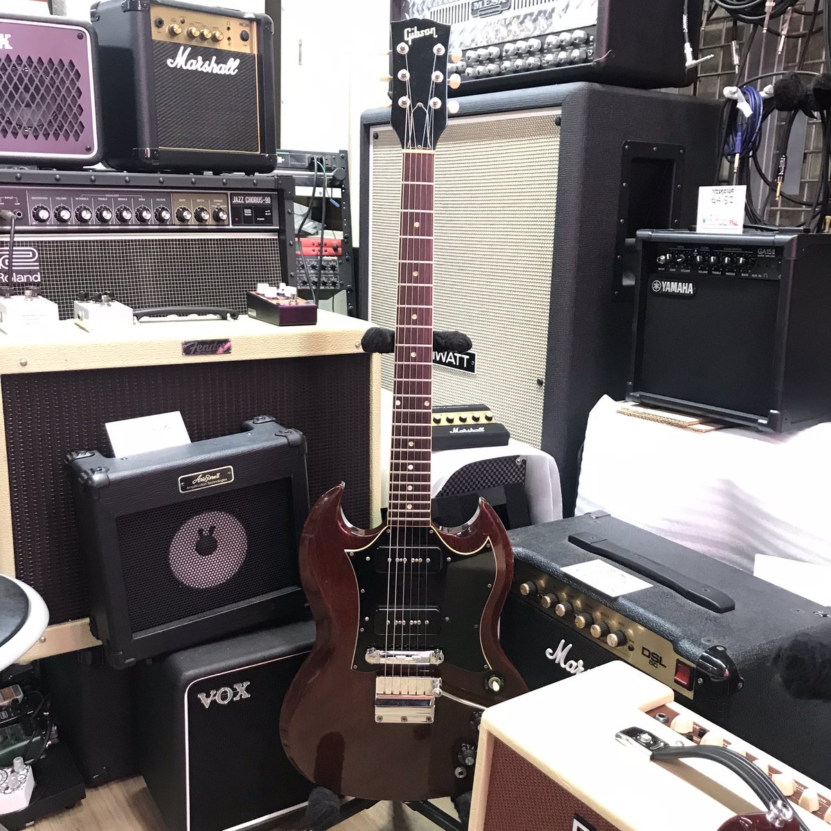 Gibson SGスペシャル'71 月1で鳴らすようにしてはいるんですが1月は
