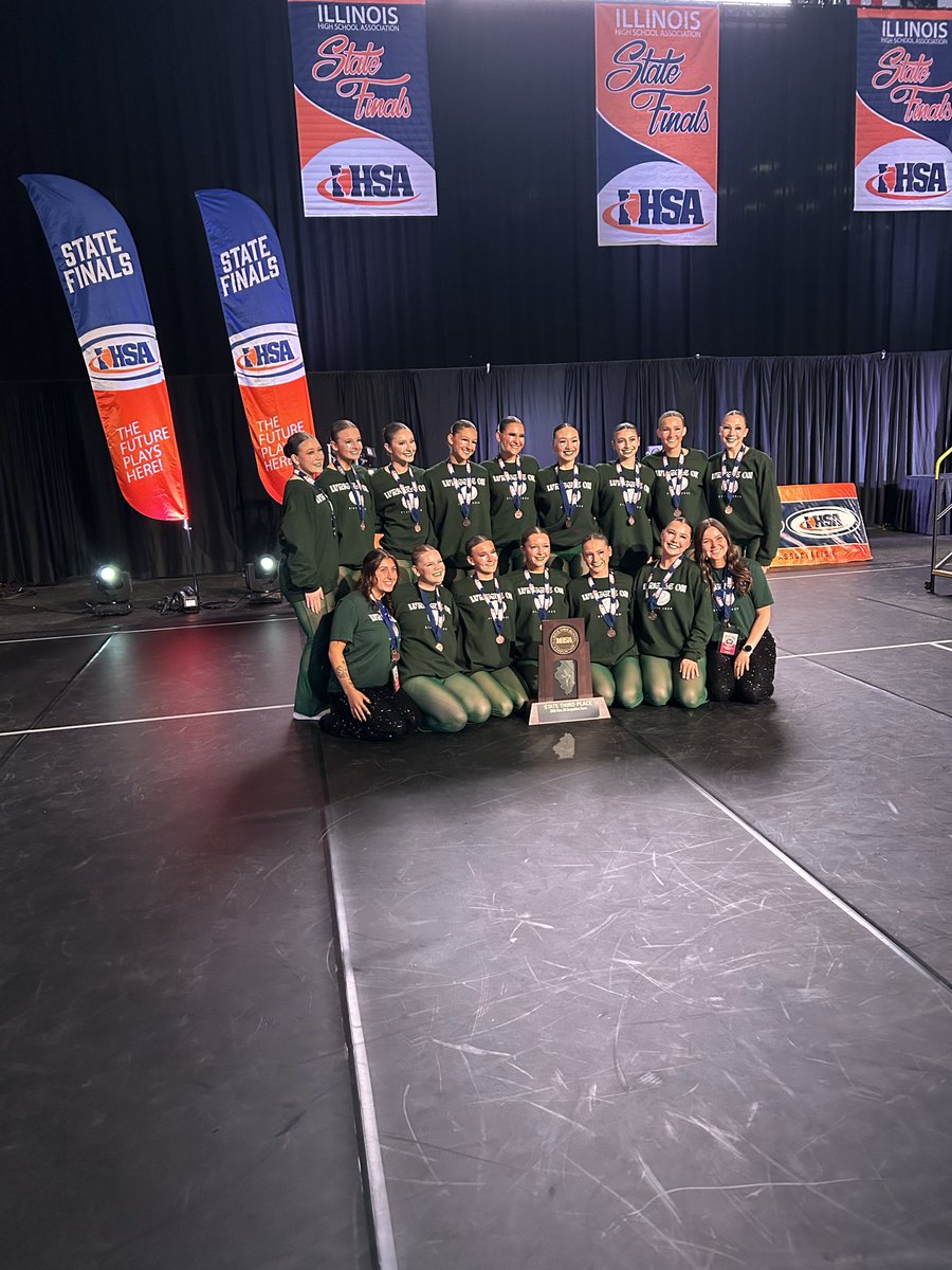 StCharlesEast's tweet image. What a day for the Saints!  Our dance team finished 3rd in the State.  Our Cheer Team finished 3rd in Sectionals &amp;amp; qualified for State.  While our @STCE_Wrestling won the Regionals and move onto Team Sectionals. @coachjohnnieb @CoachJPotter @STCEathletics #SaintsPride⚜️