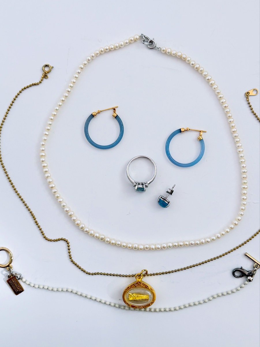 outauni's tweet image. 🍒「Cherry Coke mini」(87)🍒

ほんとにずーっと持ってるこの古着ニット帽、かぶるとびよーんと頭が伸びます。
水色×グレーは可愛いなあ🩵🩶🤍

・水色カシミヤニット/父お古
・コーデュロイパンツ/ Lee, vintage 
・ムートンブーツ/ mou
・頭長帽/ vintage

#cherrycoke #outauni #おおたうに