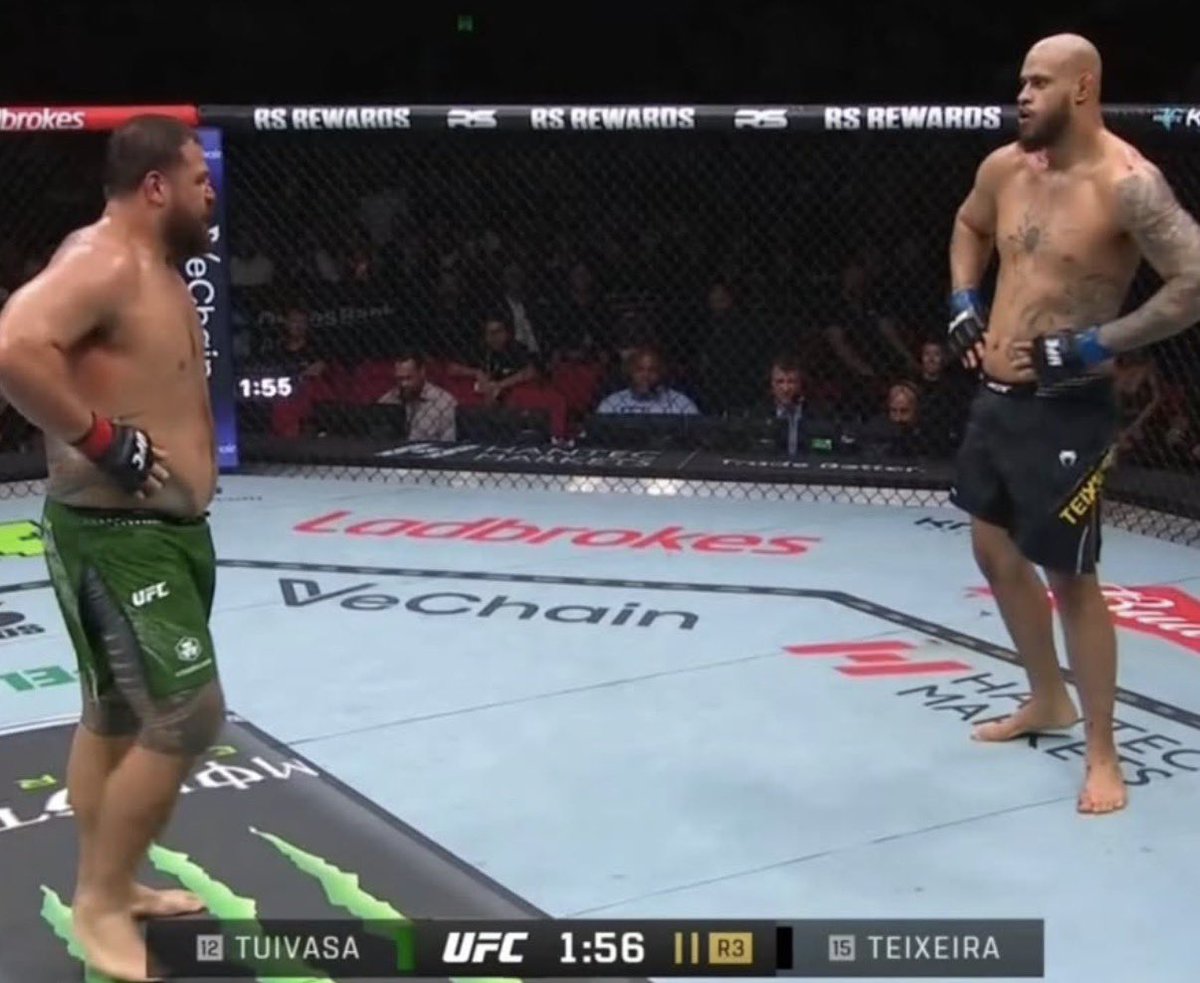 ConOfCombat's tweet image. me and the other teams worst player after 30 seconds of pickup basketball