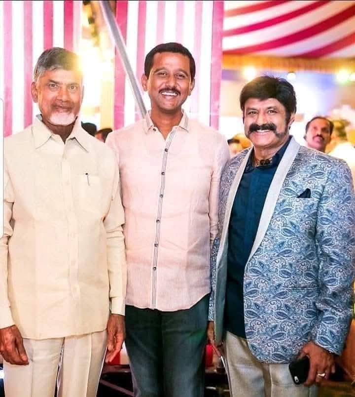 Nandamuri_Fan's tweet photo. Many More Happy Returns Of The Day
#SURENDRA Anna
💐💐💐💐 https://t.co/OaZ5akcz5w