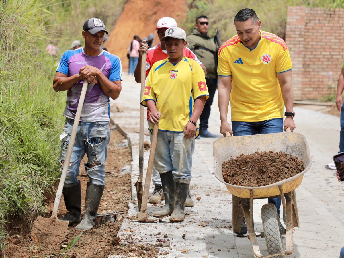 Octavio, el gobernador invisible y populista.