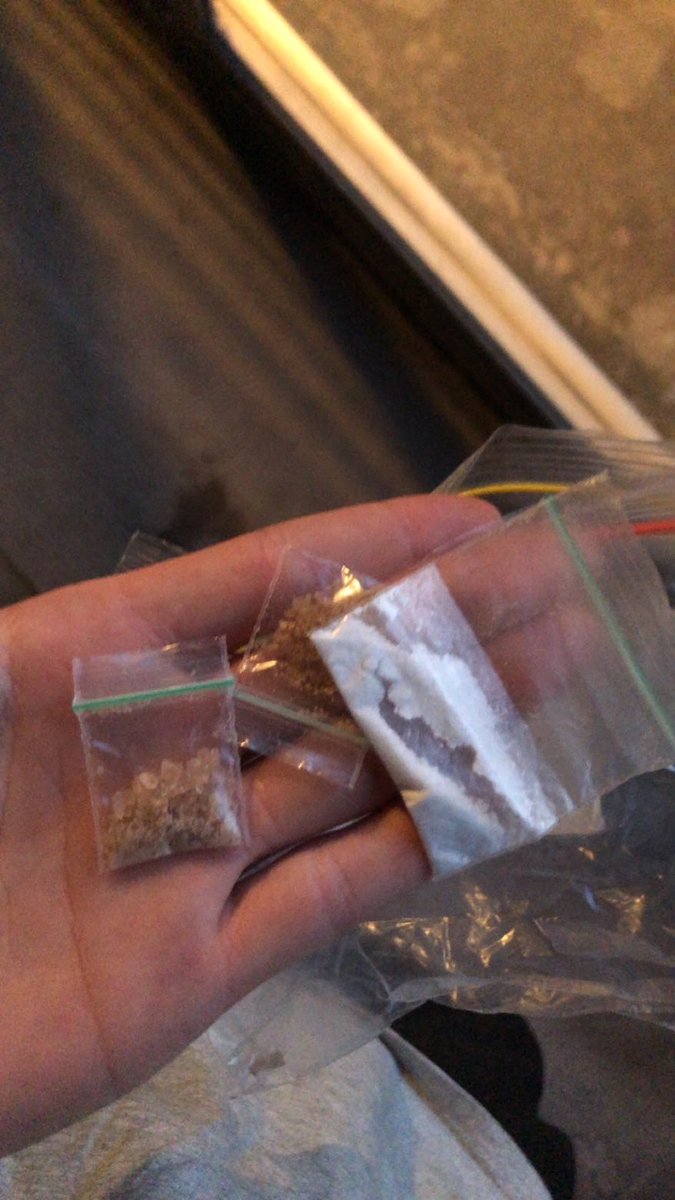 violentgrave's tweet photo. i love putting shit up my nose 

#drugtwt #coketwt https://t.co/Rx3smCUU16
