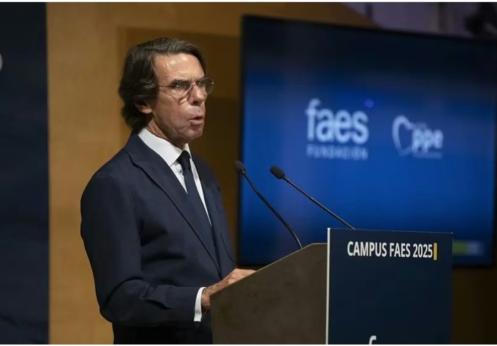 Este es Jose Maria Aznar. Ex presidente del Gobierno De España y criminal de guerra que esta semana aparece relacionado con el Pedofilo "Jeffrey Epstein". Estos son los que hablan de familia y dicen que dejemos a los niños en paz y después se juntan con pederastas.