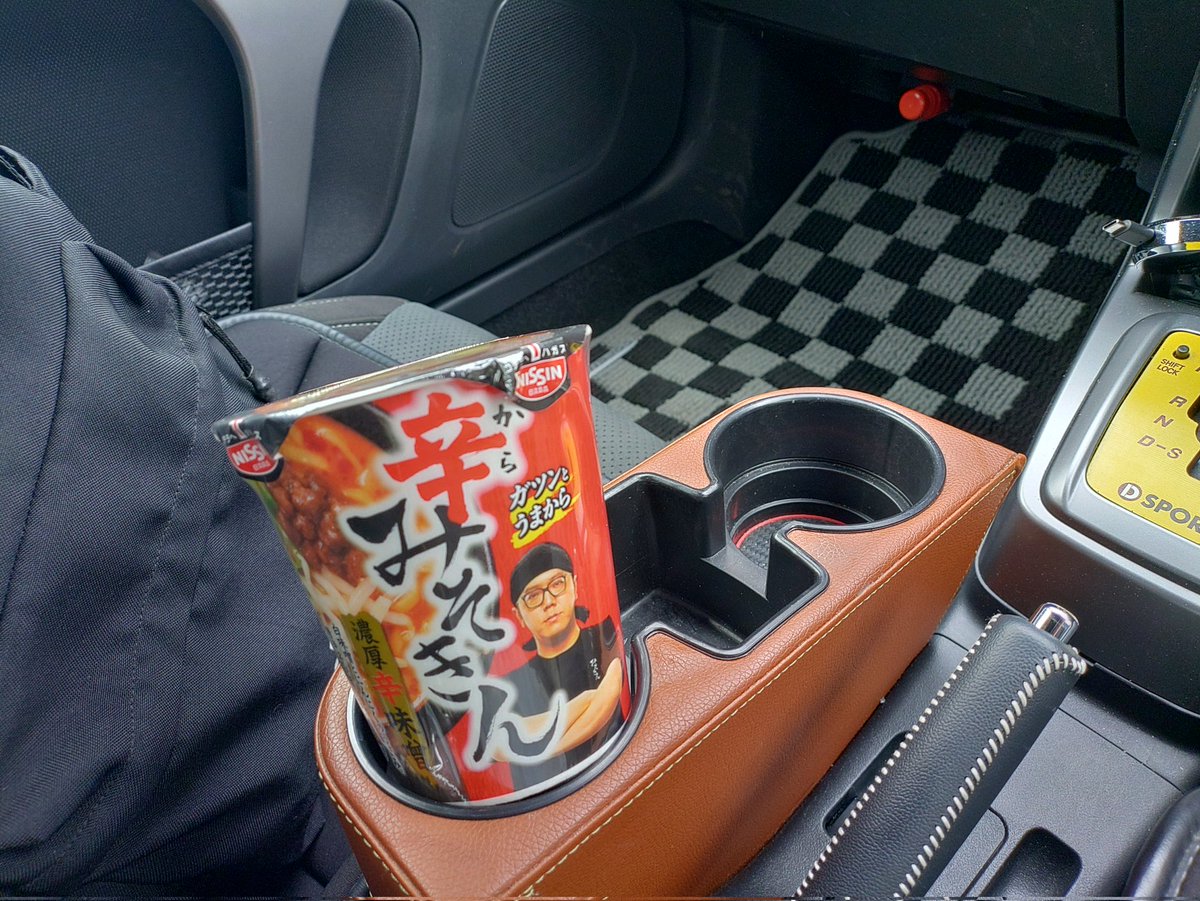 あきべや tweet media