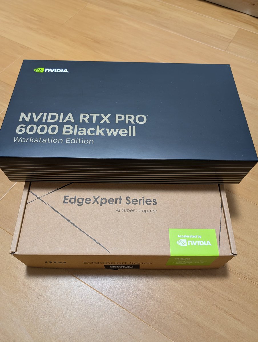 youyouyousy's tweet photo. 欲張りセット買っちゃった😋
ずっと眺めちゃってセットアップが進まない🥺
RTX PRO 6000 Blackwell
MSI EdgeXpert
#nvidia
#GB10 https://t.co/c0MNwLadWj