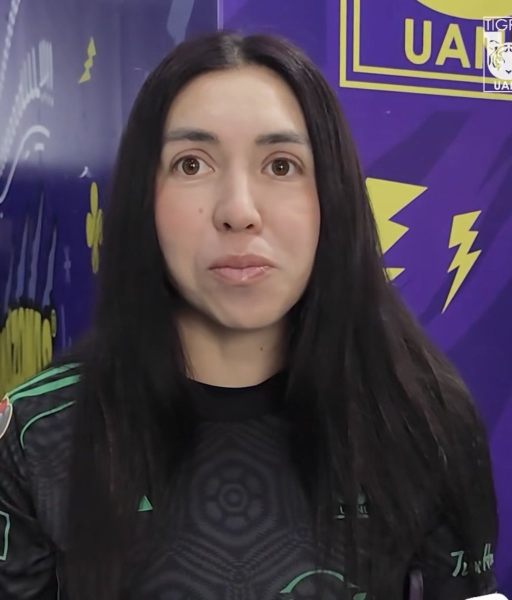 Aniviscaylizzy's tweet photo. La obesa de ojos virolos realmente cree que es bonita, para nada anivisca mejor ponte cubrebocas que solo lo q suben de ti es para hacerte memes @anikaarodriguez @TigresFemenil https://t.co/LiHu9aJxwV