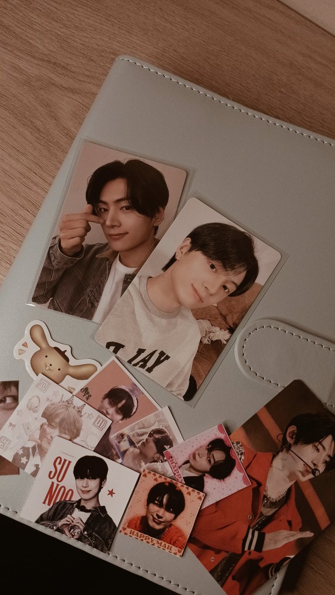 poejongseo's tweet photo. feedback positivo pra @swmcaptor ⭐️
o card chegou embaladinho e bem seguro, 0 avarias! veio bastante mimo, as coisas mais fofas 🤏🏼
obrigada!!! eu amei comprar com você <3 https://t.co/cnKgztbfTr