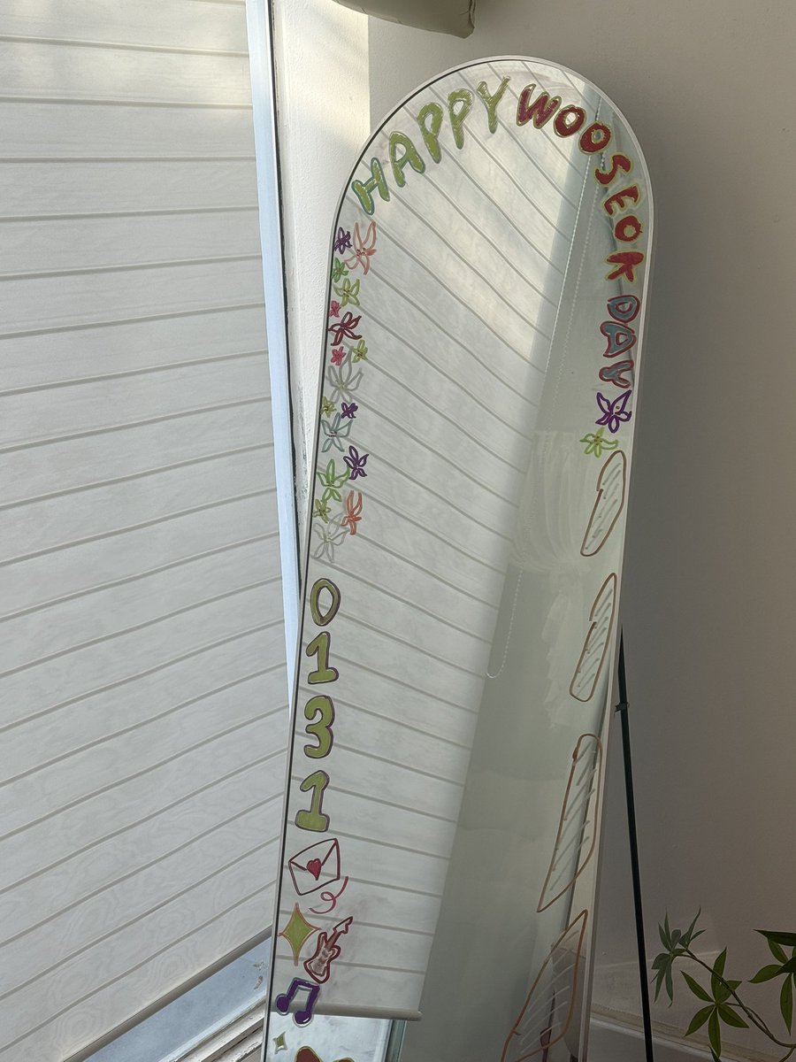 정우석 예뻤던 순간들 여기 다 모여있잖아 !! 
오늘도 우석 생애 최고 행복한 순간 중 하나였길..♡

#우생순은_지금이야