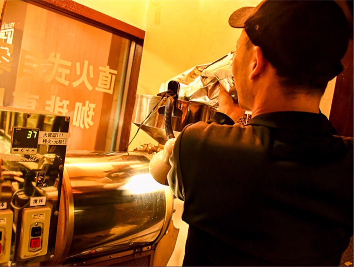 kissa_sunshine's tweet image. この度、大阪鶴見の正和堂書店さんとコラボし、
正和堂書店オリジナルブレンド　読書のためのドリップコーヒーを作らせていただきました📕☕️🙌

正和堂書店さんは1970年創業の町の老舗本屋さん📚
SNS総フォロワー数約30万人、とても可愛いオリジナルブックカバーが大人気😆…