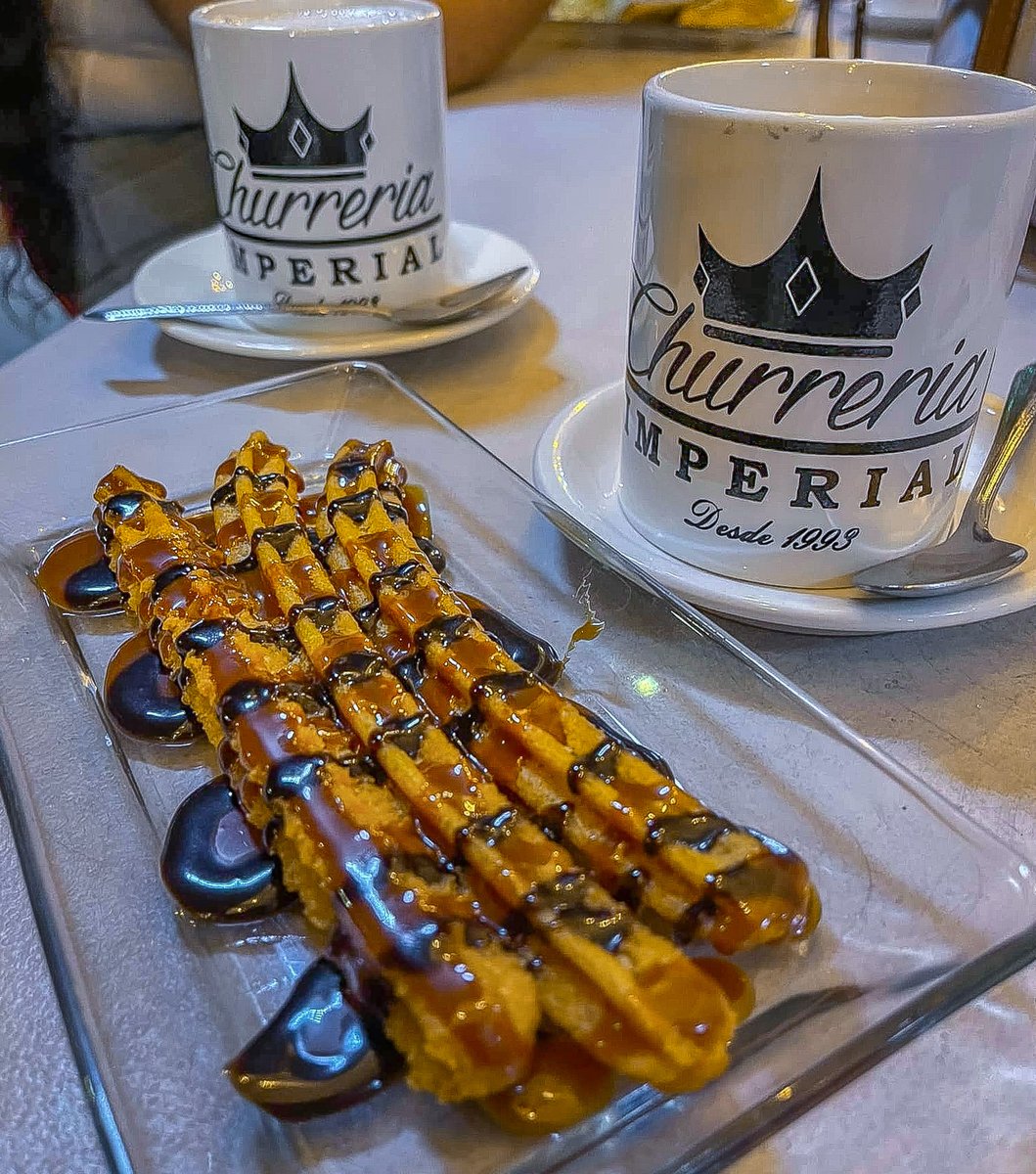 love_veracruz_'s tweet image. Deliciosos los #churros y el #atolito en "Churreria Imperial" en Av. Xicoténcatl 300 Junto al hotel Banus casi esq Esteban Morales, a dos cuadras del malecón. #Veracruz #Centro También hay antojitos y mucho mas.