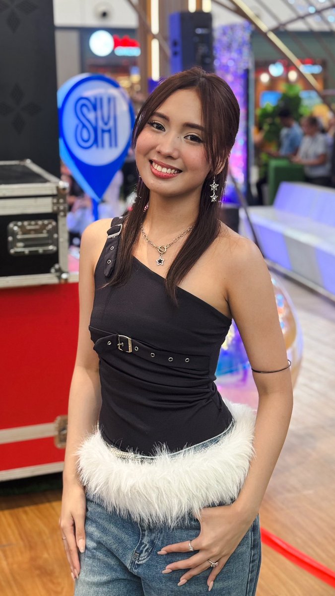 drevour's tweet image. Vivid Chin ✨ 

VIVID 1ST MALL SHOW
#VIVIDatSMGC
#FeeltheVIVID
#PPopTakeover