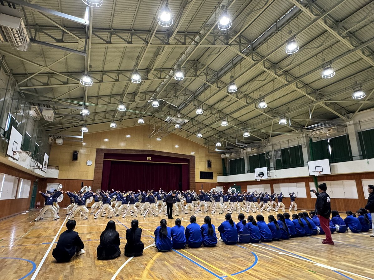 WSWindBand's tweet photo. 本日ウィンドバンドは、先生の母校で練習をさせていただきました。

#ハイステップ #highstep #早稲田大阪 #ウィンドバンド #wasedaosaka #windband https://t.co/sGzCUQNNBG