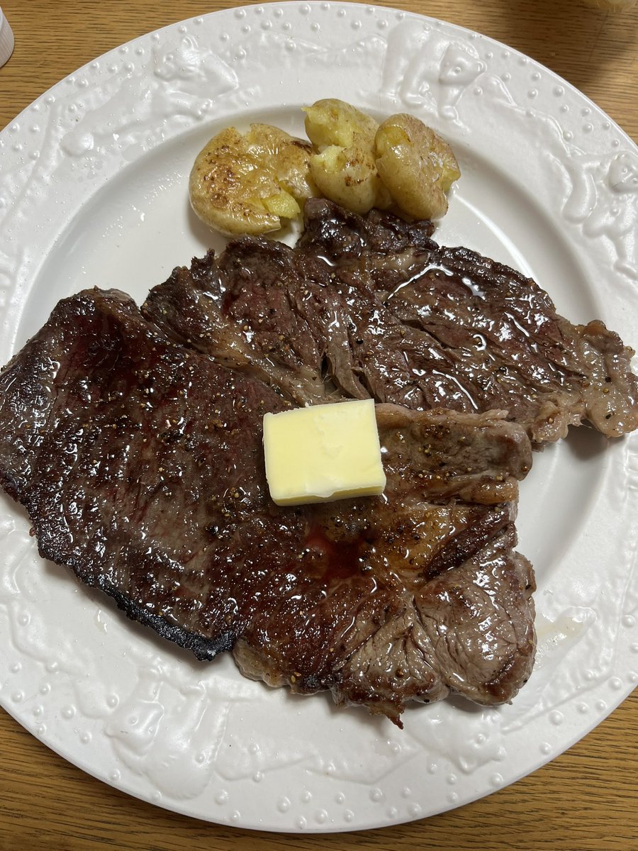 今日もステーキを400㌘ほど🥩