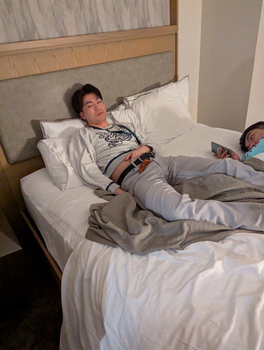 Naroth🔻 tweet media