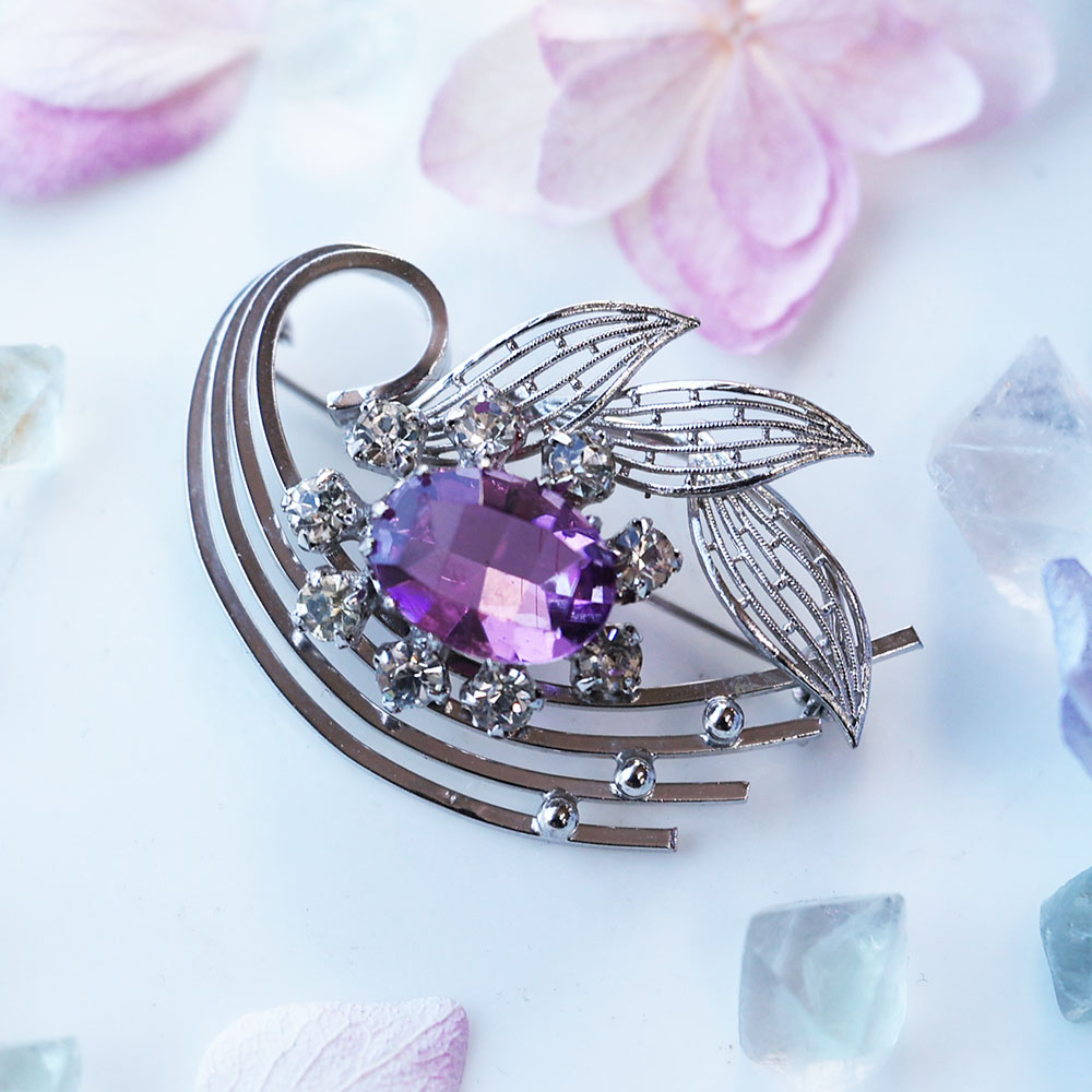 海福雑貨通販部の【ヴィンテージアクセサリー】に、紫色硝子のお花