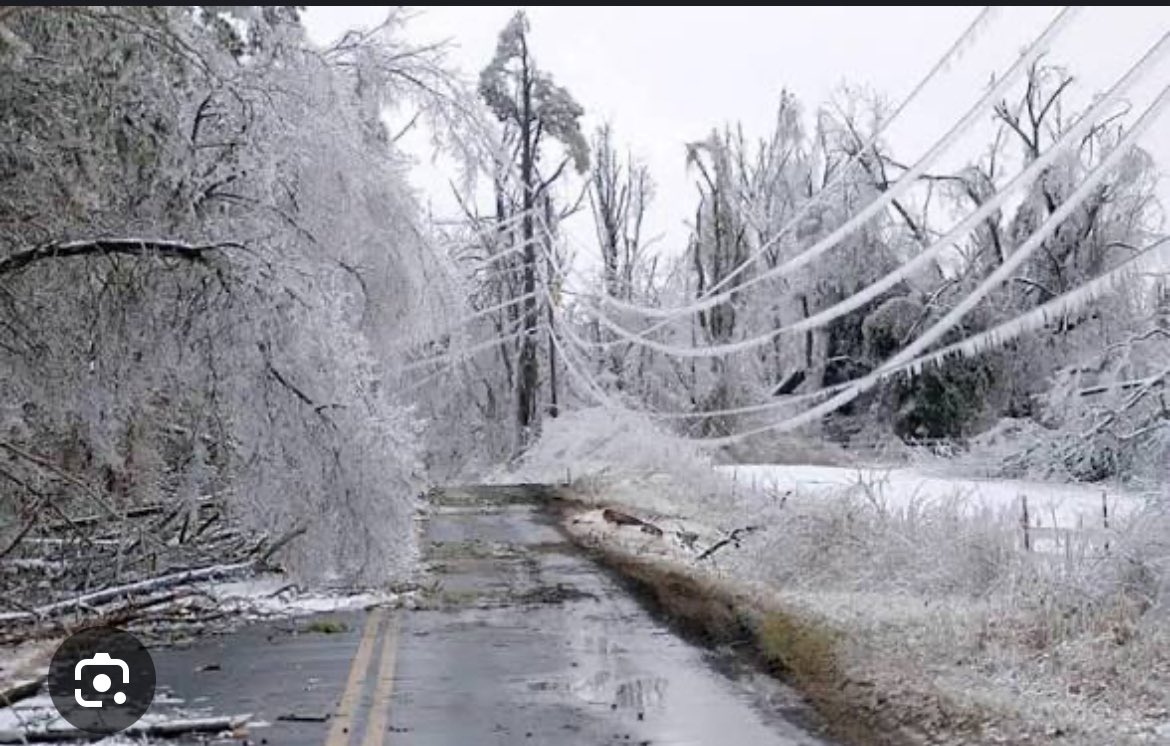 severewxnerd's tweet photo. @PettusWX We had an ice storm in 2009 that dropped 1.5-2 inches of ice here in west KY and we still had our power back in a week even though we live out in the middle of nowhere. It’s ridiculous that the crews down there are still struggling over a week later with like half of what we had. https://t.co/rqOrYN7v3l