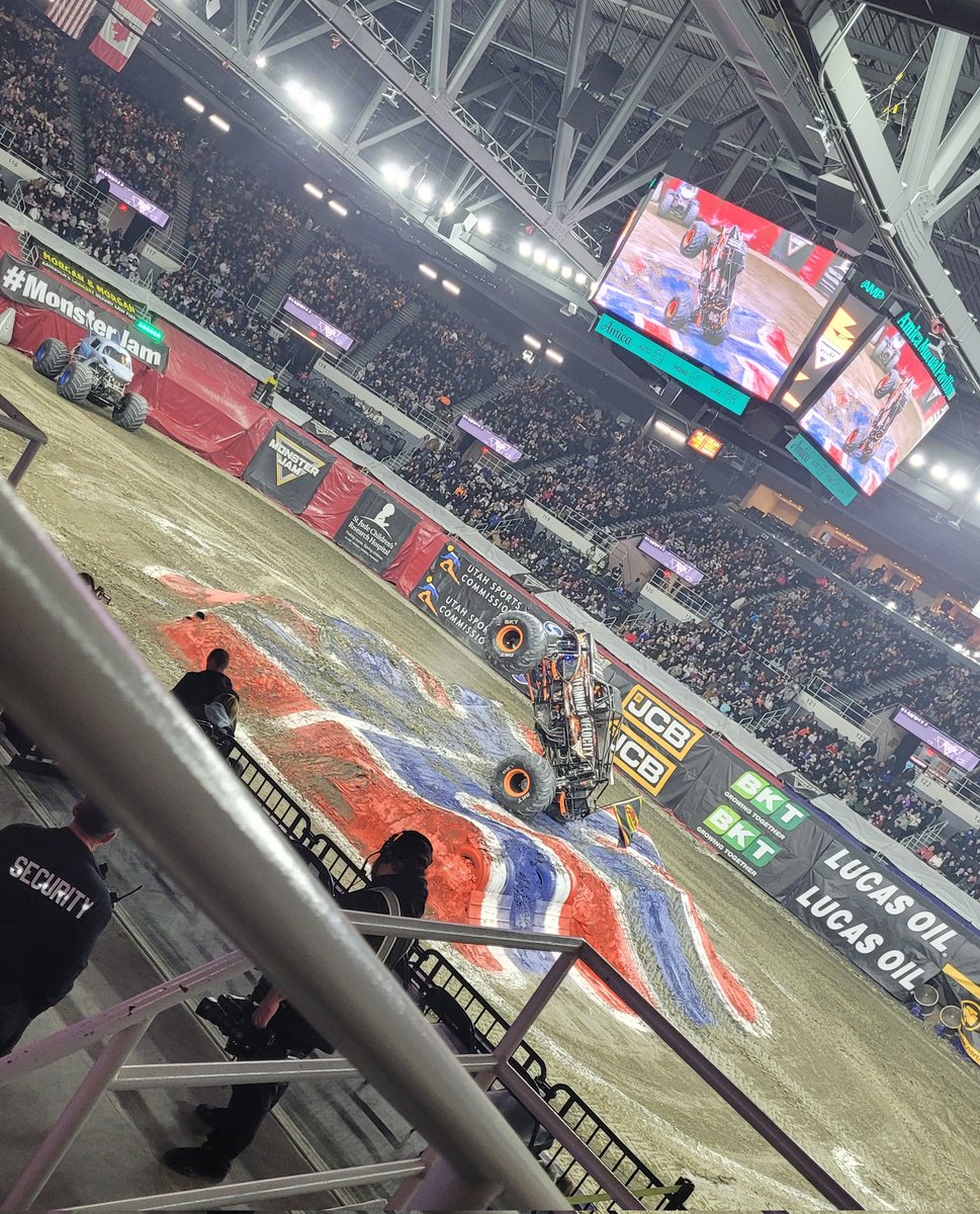 You: gooning at terminal velocity
Me: breaking your brain for all your money

Findom paypig