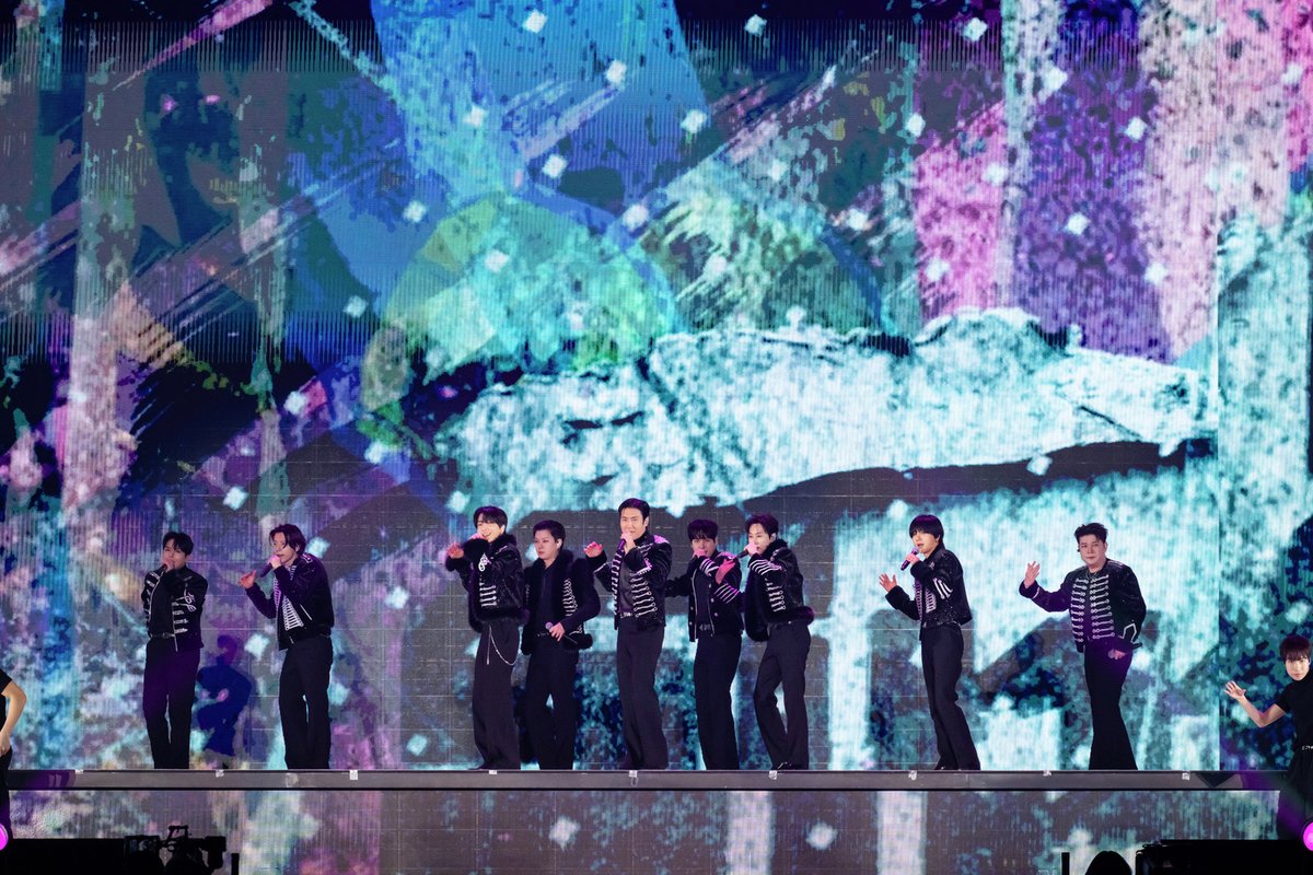 【「SMTOWN LIVE」福岡公演🩷】

SUPER JUNIORイトゥク、SMTOWNでSUPER SHOW告知
「SMTOWNよりも面白くて、シンドンの泣いてる姿にも出会えます」

◽️Mr. Simple + BONAMANA
◽️Sorry, Sorry
◽️Express Mode

🔻ライブ写真／セットリスト
mdpr.jp/k-enta/4720410

#SMTOWN_LIVE