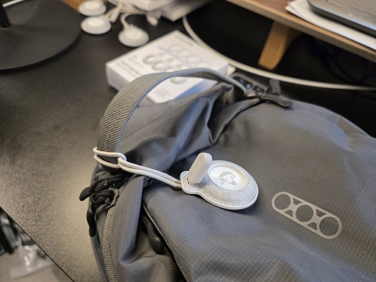 BobbyGsCorner's tweet image. Stay tuned for a new accessory video. 🤩 Come to the channel very soon... 🎬 #accessories #video #channel @mophie #airtag