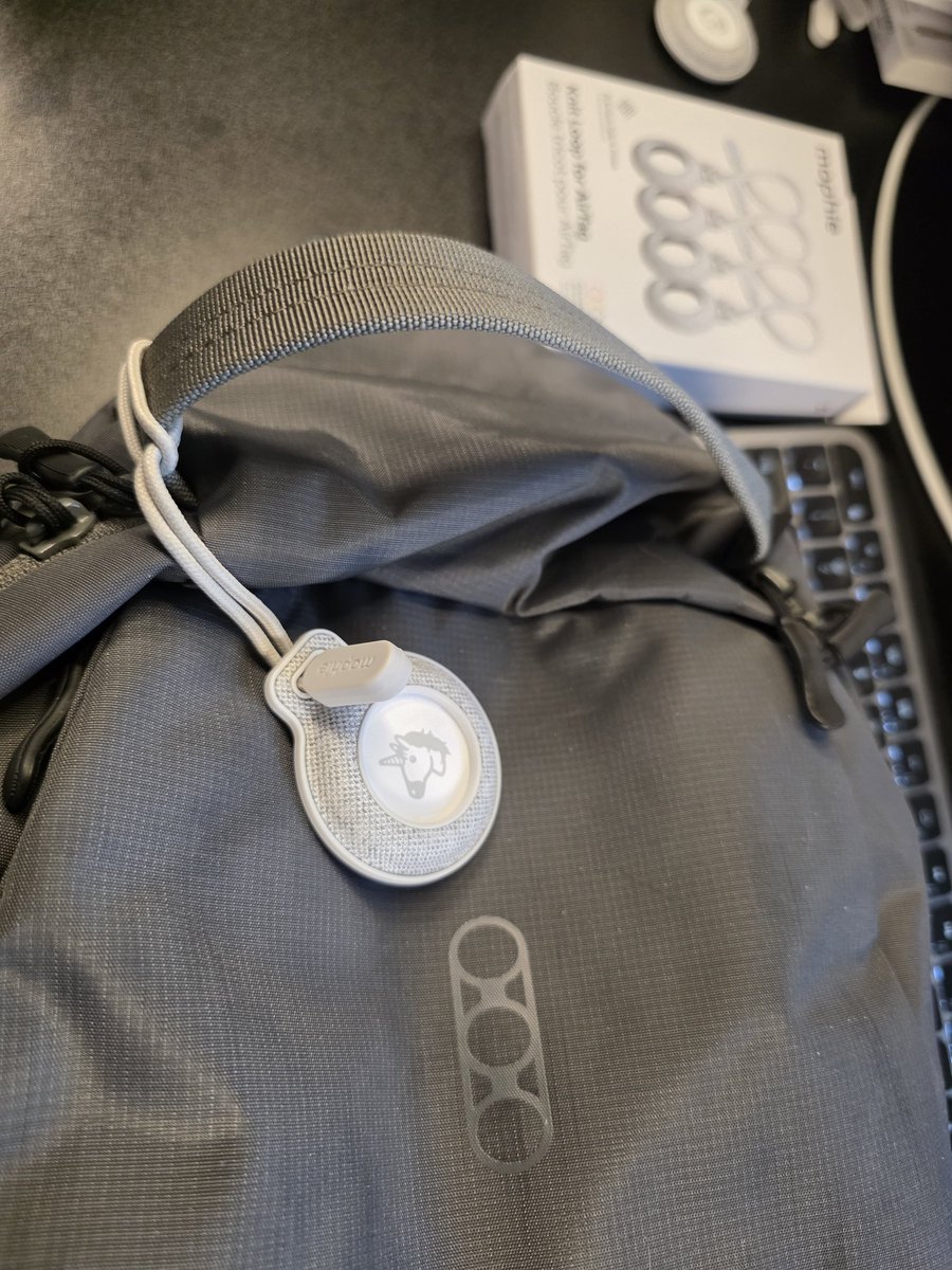 BobbyGsCorner's tweet image. Stay tuned for a new accessory video. 🤩 Come to the channel very soon... 🎬 #accessories #video #channel @mophie #airtag