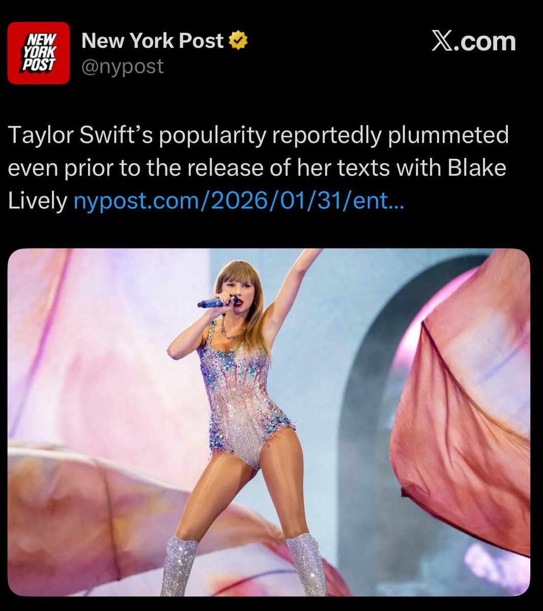 forumbunklr's tweet image. CORTINA DE FUMAÇA? Grandes veículos americanos têm publicado matérias que atacam a reputação de Taylor Swift nas últimas horas enquanto praticamente ignoram o desenrolar do caso Jeffrey Epstein. 

A escolha do que a mídia quer noticiar reforça como a imagem de mulheres ainda é…