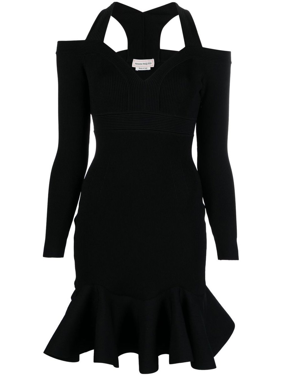 aumi4official's tweet image. Unravel elegance with Alexander McQueen's Ribbed Asymmetric Mini—a striking dance of structure and femininity. Your next evening awaits. #LuxuryDefined