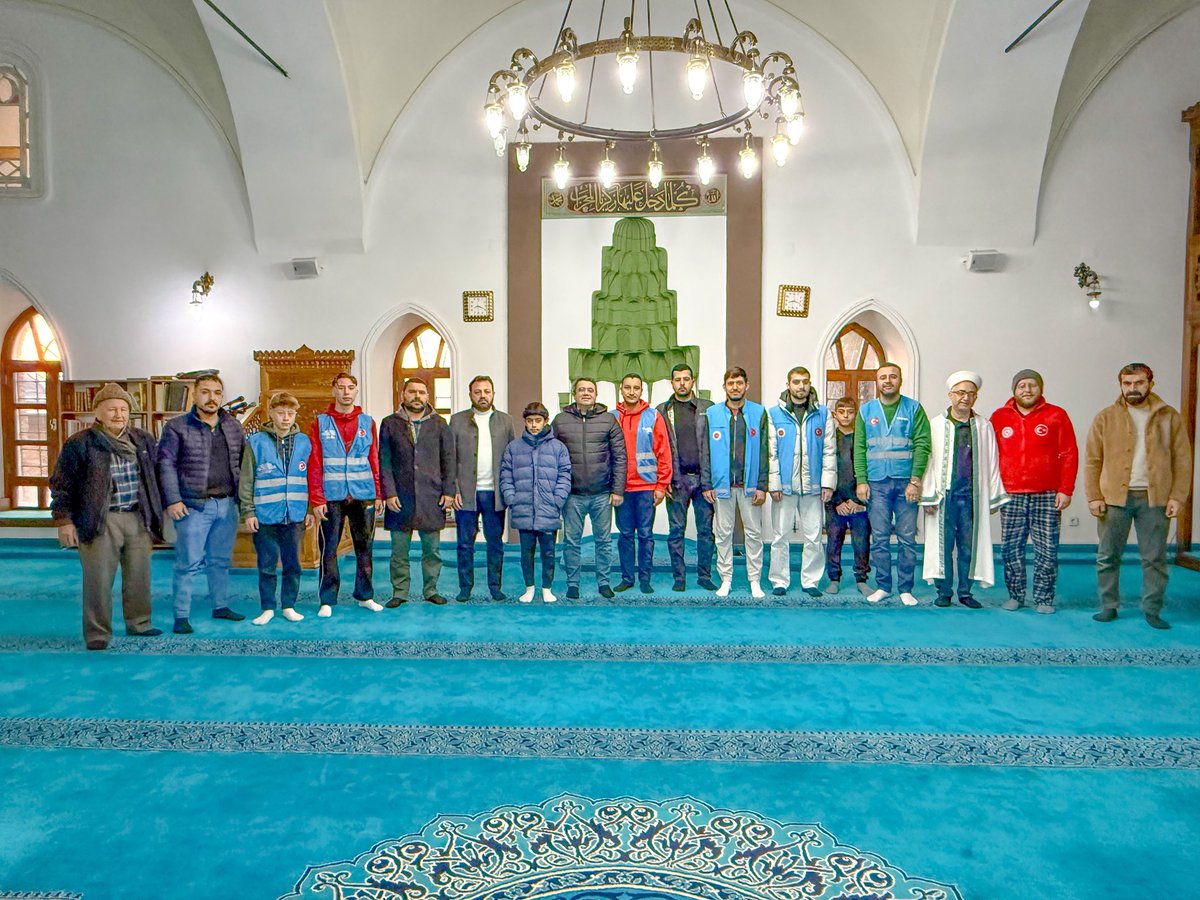 BayindirTugva's tweet photo. İlçemizde TÜGVA BAYINDIR olarak gerçekleştirdiğimiz Sabah Namazı Buluşması, gönüllere dokunan güzel bir atmosferle başladı.

Bu anlamlı buluşmaya katılarak sabahın bereketini bizimle paylaşan tüm genç kardeşlerimize gönülden teşekkür ediyoruz. 🌿🤍 https://t.co/GWX63f039e