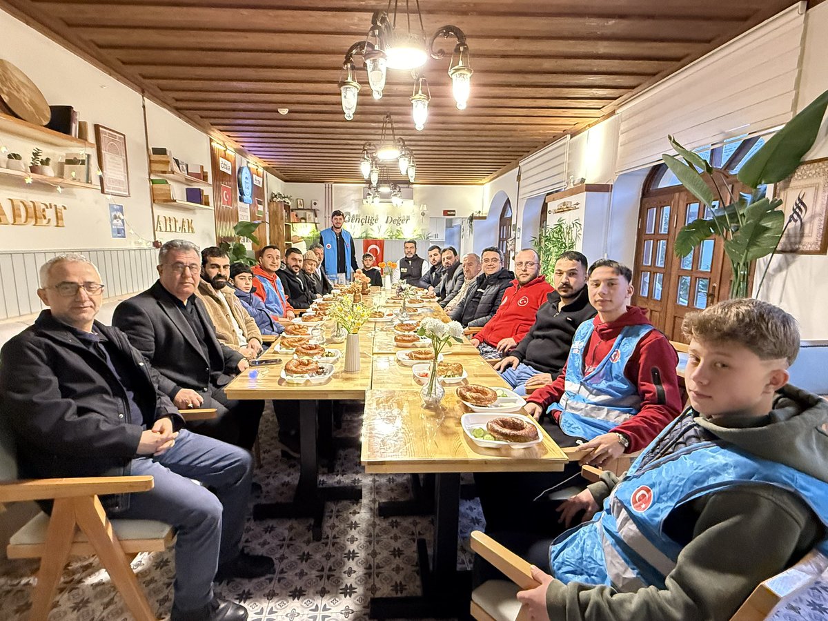 İlçemizde TÜGVA BAYINDIR olarak gerçekleştirdiğimiz Sabah Namazı Buluşması, gönüllere dokunan güzel bir atmosferle başladı.

Bu anlamlı buluşmaya katılarak sabahın bereketini bizimle paylaşan tüm genç kardeşlerimize gönülden teşekkür ediyoruz. 🌿🤍