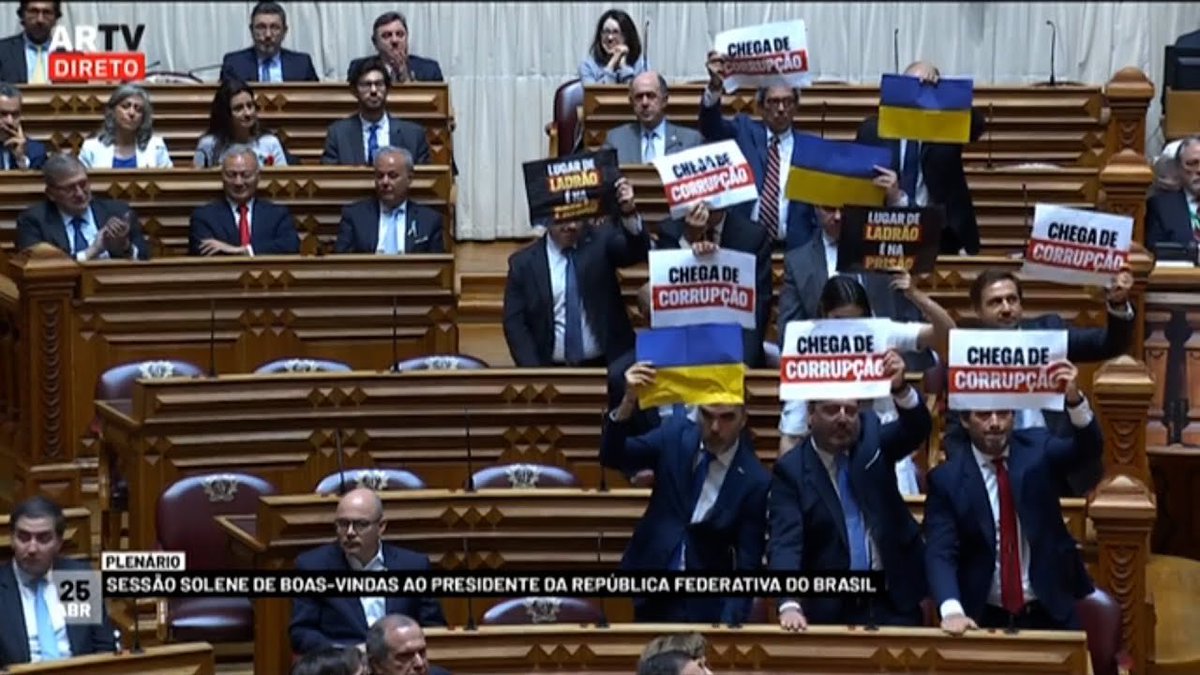 ☢️ Reflexão da Cooperativa: 25 de Abril de 2023, data em que entrou no hemiciclo a principal figura política brasileira. Não entrou o Brasil. Entrou Lula da Silva. Jair Bolsonaro tinha cessado funções a 31 de dezembro de 2022. Coincidências.🥸

Durante anos, o Brasil esteve
