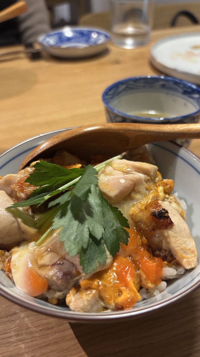 【関東圏】秋田ゆかりの飲食店紹介

【焼鳥 小山湯】

最寄り駅：千川
ジャンル：焼鳥
👹：店主の奥様が三種町出身
おすすめメニュー：小山湯コース

店名はご両親が営んでいた銭湯の屋号から。
比内地鶏の焼き鳥と、数多くのドリンクに心と身体が満たされます。

#秋田食材
#秋田出身