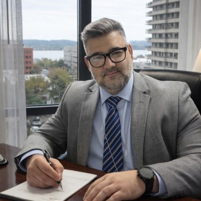 TaifAlmudarris's tweet photo. #NewProfilePic https://t.co/KtW8c2vBa4