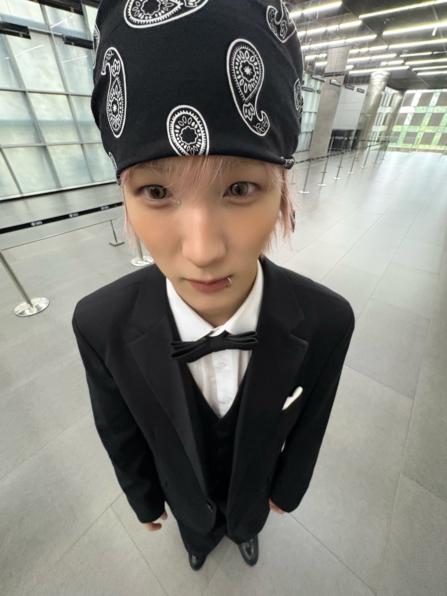 P1H_members's tweet image. 쇼타~ 생일 축하해🎂🎉🎊
8년째 함께하는 동안 항상 같은 모습으로 웃겨줘서 고마워
매 해 하는 얘기지만 무엇을 사랑하는지 알고 고민없이 꽉 쥐어내는 네 모습이 정말 빛난다 다치지 않게 항상 조심하고!