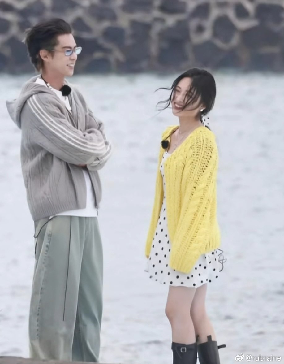 notme_li's tweet photo. #ShenYue #DylanWang c’mon give these two a script asap 😭💜 https://t.co/H5OH3Yhn07