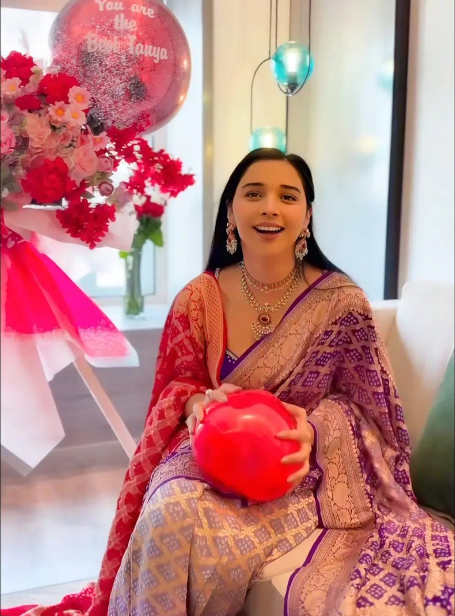 When someone truly makes an effort, to make us special❤️✨️
#TanyaMittal𓃶