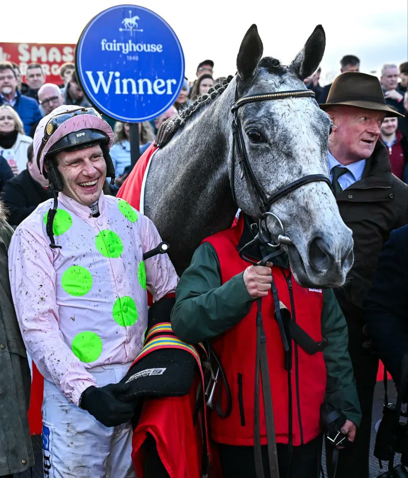 ⭐️ IF FINAL DEMAND, LOSSIEMOUTH, &amp; MAJBOROUGH ALL WIN FOR WILLIE MULLINS AT LEOPARDSTOWN! 😍 🇮🇪

I'll give €500 Cash to One of YOU Lucky People this evening! 💷 💷 💷

To Enter: 👇

1️⃣ RT This Tweet
2️⃣ Like This Tweet
3️⃣ Follow <a href="/racingblogger/">Stephen R Power</a>

THE BEST OF LUCK EVERYONE! 🏆

#DRF