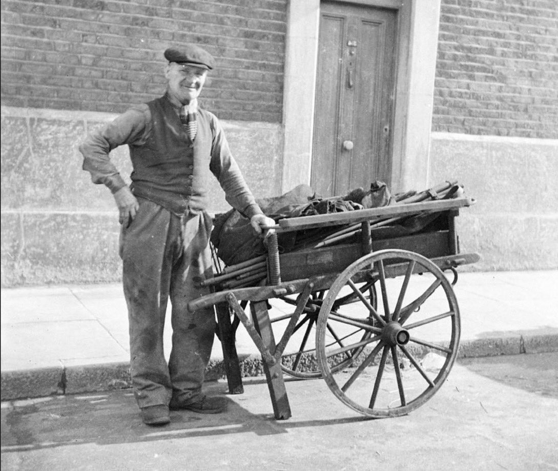 The_East_End's tweet image. A chimney sweep in Zealand Road, Bow. Following an act of Parliament in 1875, the law changed to prevent sweeps sending children up the chimneys. Until then, boys as young as 4 years old were sent up chimneys as narrow as 9”x9” (23cm x 23 cm - just measure that!) #Eastend #sweep