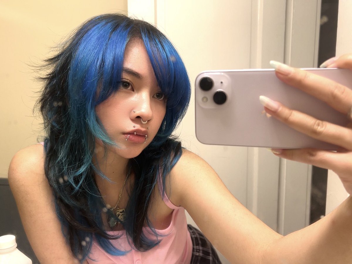 rawrrden's tweet photo. hair is getting long https://t.co/rAq2xcP0Dz
