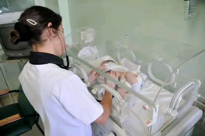 EmbaCubaFrancia's tweet image. Gouvt #Trump: la politique « zéro pétrole pour #Cuba » n'affectera que le régime.

(dialyse, salle d'opération, incubateurs) 

⚠️Sans carburant, ces équipements cesseront de fonctionner. ⚠️

 Génocidaires.  

#CubaEstáFirme #CubaPorLaVida