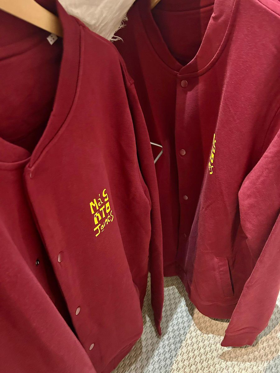 masato_jones's tweet image. Burgundy Leopard Bomber Sweatshirt already reduced to £40 add coupon X15 for 15% off ends Friday the only snag is I’m in Japan so you won’t receive until week of 9th February 

Other items available on all full price stuff !! Also on grey 

#leopardprint masato.co.uk