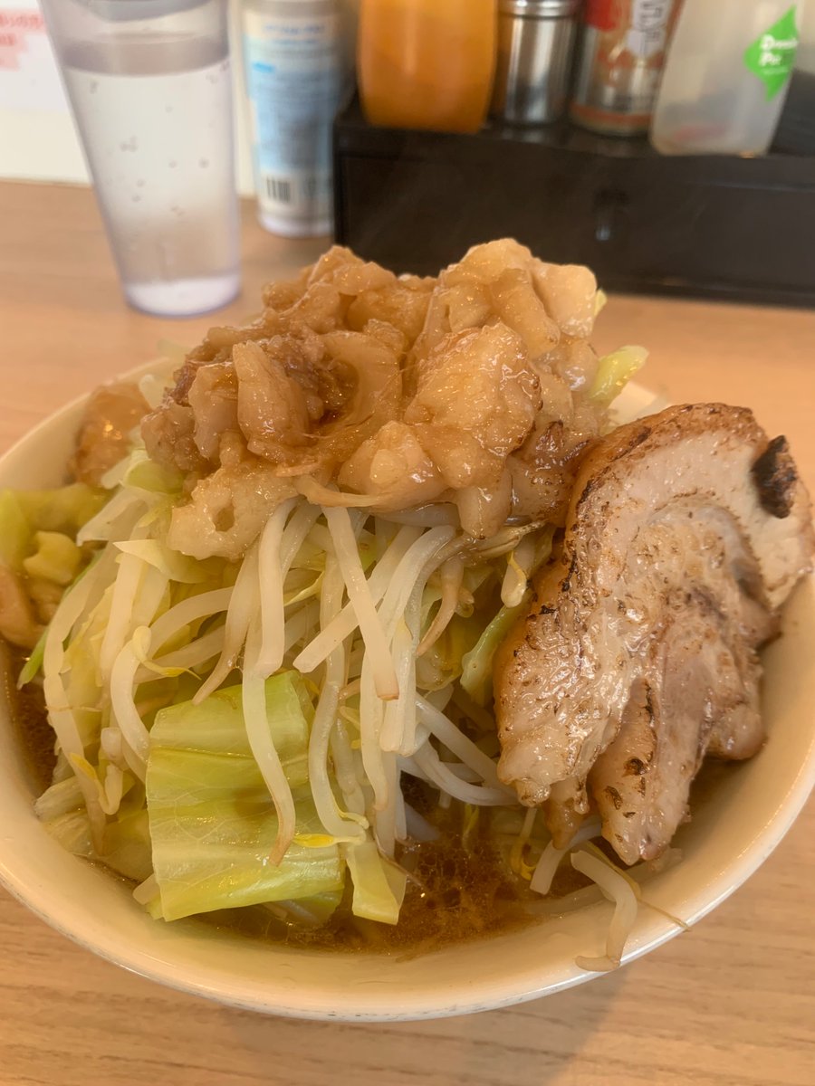 keshin_717's tweet photo. マジで…いつかまたかわらや。さんのラーメン食べれる日を追いかけてのに…
かわらや。さんあの時のオーダーした豚マシマシラーメン食べれてないですよ！
ラーメンも限定も朝も美味しのばかりでした！
ありがとう https://t.co/hRdoCPyEmo