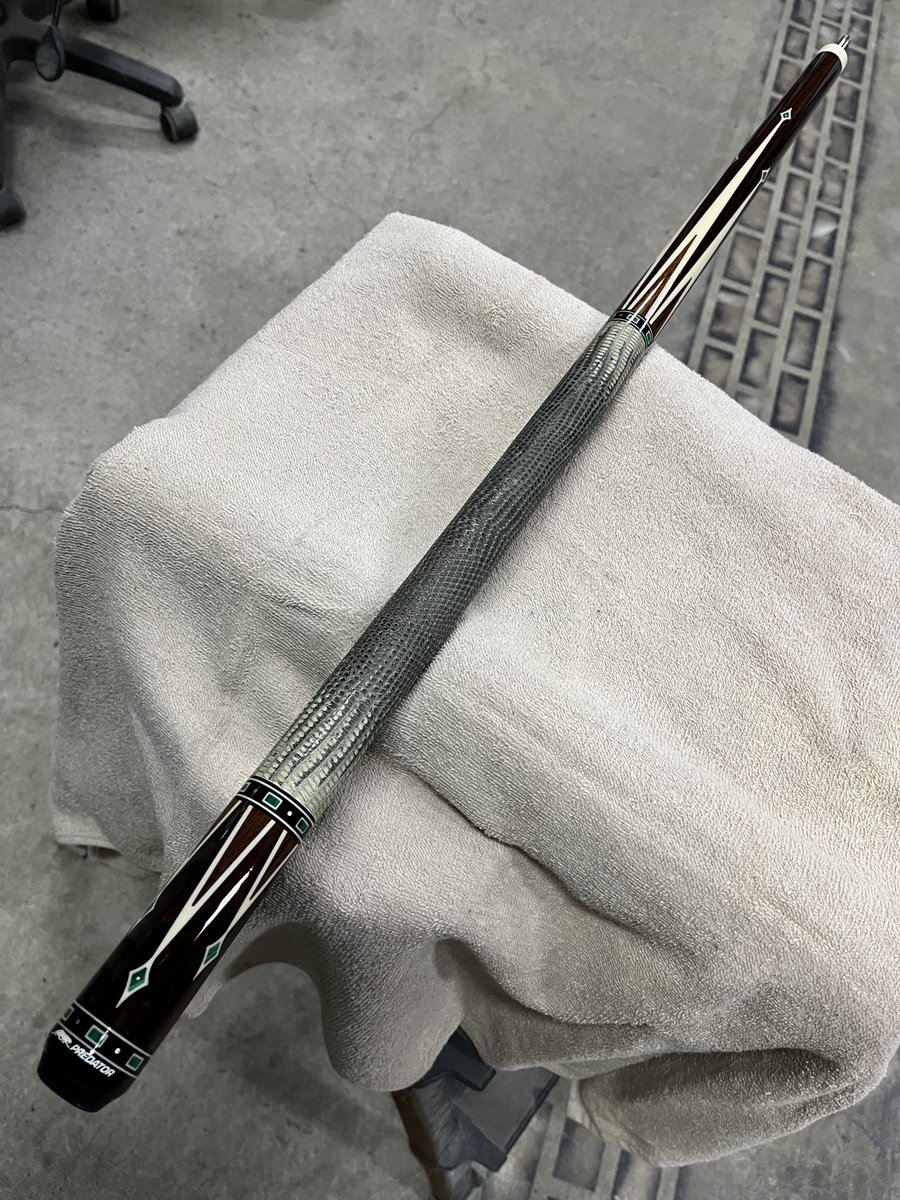 ビリヤードキュー（東京都 M様） 元は艶がほぼ無く、くすんだ状態で