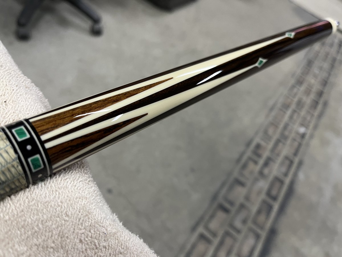 ビリヤードキュー（東京都 M様） 元は艶がほぼ無く、くすんだ状態で