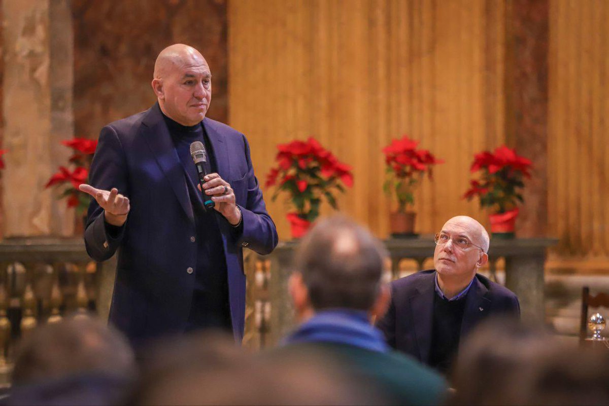 connessioniFP's tweet photo. È iniziata ieri l’edizione 2026 di #Formpol, quest’anno intitolata “Il coraggio di impegnarsi”.
Insieme a noi il Ministro della Difesa, @GuidoCrosetto, che ringraziamo per aver voluto condividere con noi un momento di dialogo su pace e sicurezza. https://t.co/iivARmzH0S