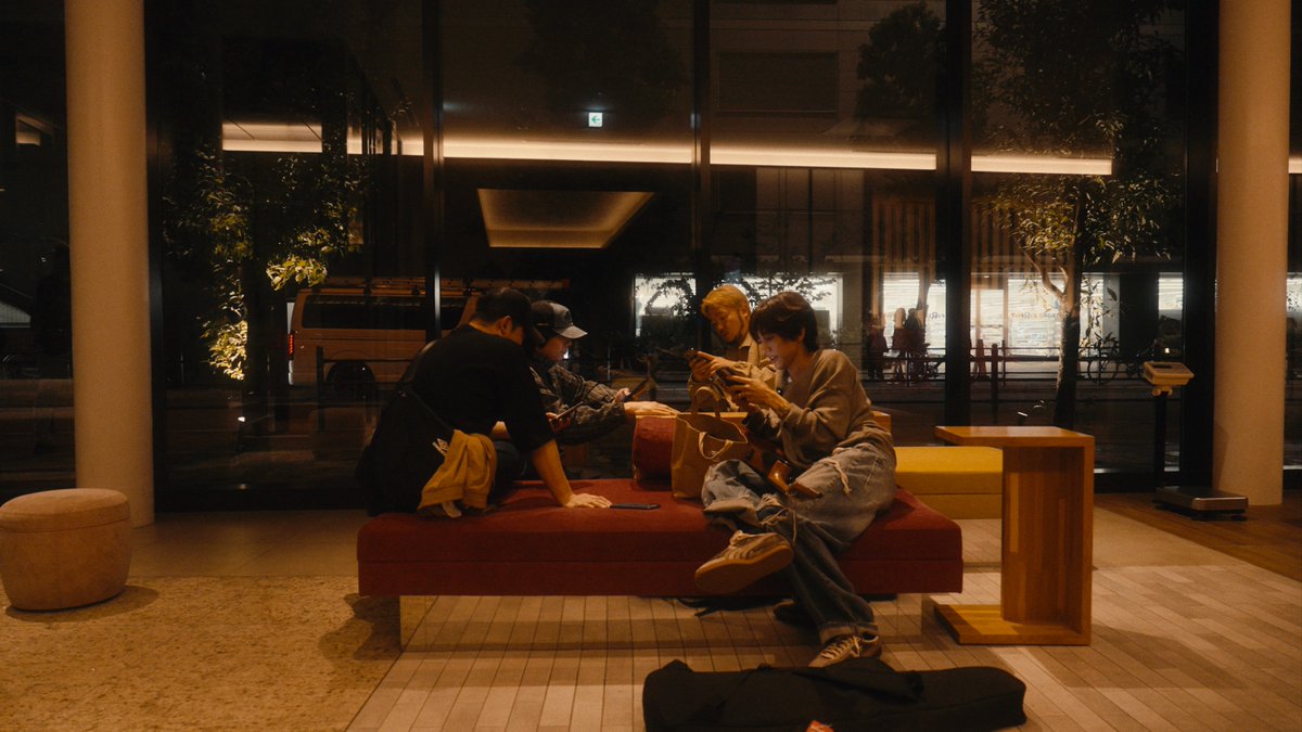 official_lsy's tweet image. ❝ 𝗟𝗘𝗘 𝗦𝗘𝗨𝗡𝗚 𝗬𝗢𝗢𝗡 ❞

지난 해, 해외 간 김에 담아온 브이로그(?) 콘텐츠를 공개합니다. 
매주 월·목 오후 6시, 2주간 이승윤 공식 유튜브 채널에서 확인해 보세요📹

02/02(월) ▶ Ep.1 
02/05(목) ▶ Ep.2
02/09(월) ▶ Ep.3
02/12(목) ▶ Ep.4

#이승윤 #LEESEUNGYOON…