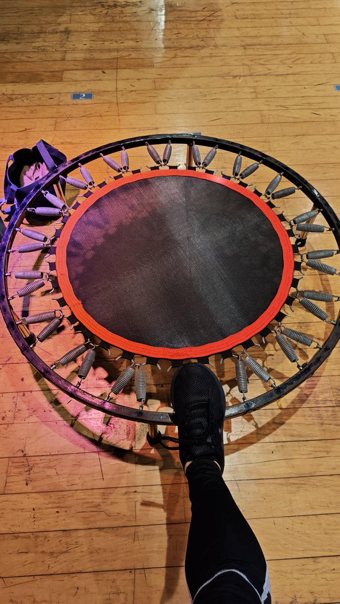 yohey1116's tweet image. 午後はスタジオレッスン2本参加！
#GroupBlast 
#暗闇トランポリン