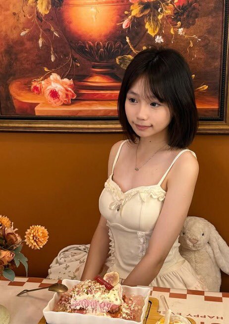 小骚婊子邱靖衫，喜欢的私我
#反差 #母狗coser #羞辱 #粗口 #母猪 #母狗 #自毁  #死妈婊 #爆骂 #高学历 #岳少 #女高 #女大学生 #胁迫 #高压 #男尊女卑 #无下限 #白富美 #cosplay #合照 #射屏 #新加坡